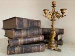 Oude boeken kandelaar livres decoratie decoration curiosa, Ophalen of Verzenden