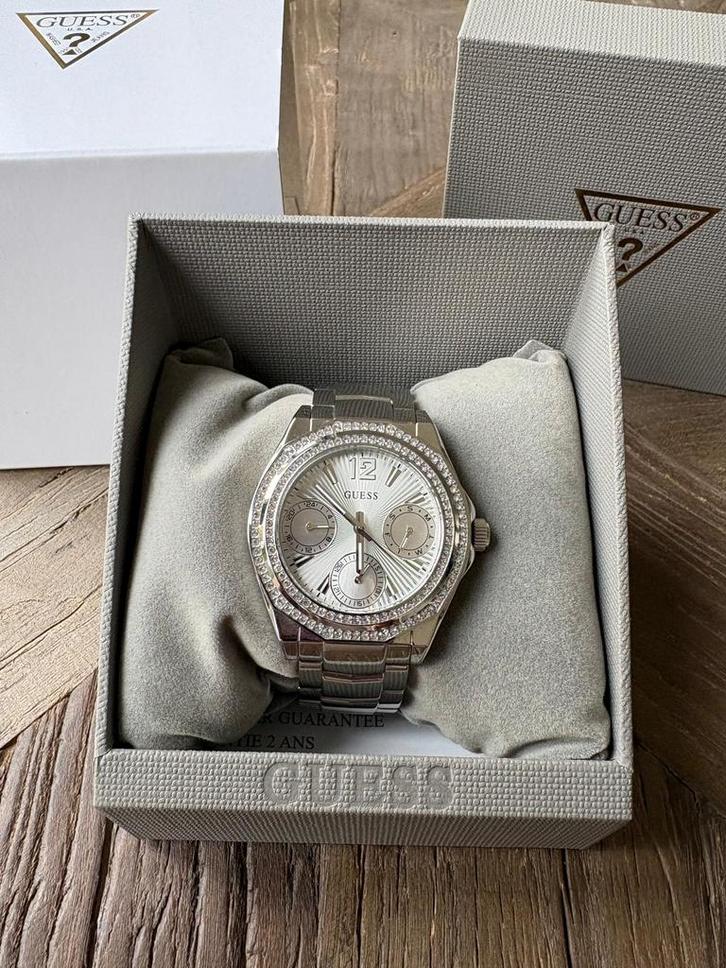 GUESS POLSHORLOGE NIEUW!!!🥳👍😍🤩, Handtassen en Accessoires, Horloges | Dames, Nieuw, Polshorloge, Guess, Staal, Staal, Met strass
