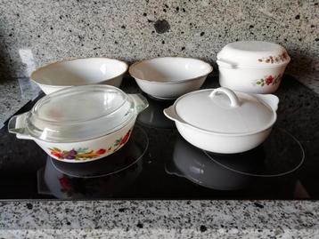 Vintage kommen met gouden randje en pyrex kommetje, Enlèvement ou Envoi, Récipient(s)