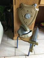 JEU: ENSEMBLE:CASQUE-BOUCLIER,BLASON-EPEE+ETUI, Antiquités & Art, Enlèvement ou Envoi