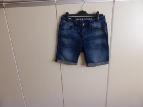 Broek. Short. Jack en Jones. Jeans blauw. Maat 16 jaar - 176, Kinderen en Baby's, Kinderkleding | Maat 176, Zo goed als nieuw