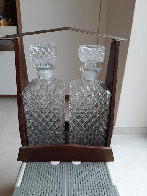 2 carafes à whisky vintage avec présentoir, Antiquités & Art, Antiquités | Verre & Cristal, Enlèvement ou Envoi