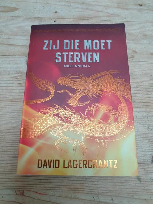 David Lagercrantz - Zij die moet sterven.  Millenium 6, Livres, Thrillers, Comme neuf, Enlèvement ou Envoi