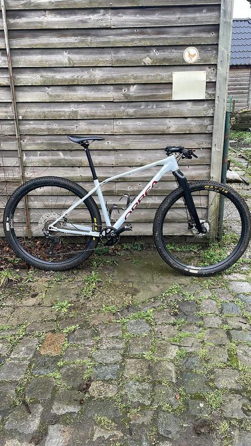 Orbea alma h30 maat m met carbon voorvork en dt swiss wielen, Fietsen en Brommers, Fietsen | Mountainbikes en ATB, Gebruikt, Ophalen