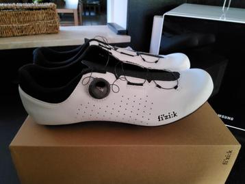 Race schoenen fizik maat 46 beschikbaar voor biedingen