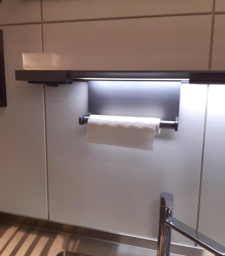 Wand relingsysteem keuken - led verlichting 7 hangelemente, Huis en Inrichting, Keuken | Keukenelementen, Zo goed als nieuw, Ophalen