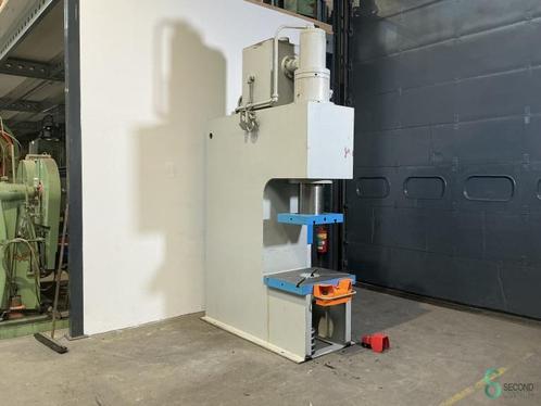 Hydraulische pers WMW PYE 100 S/1M, Zakelijke goederen, Machines en Bouw | Metaalbewerking