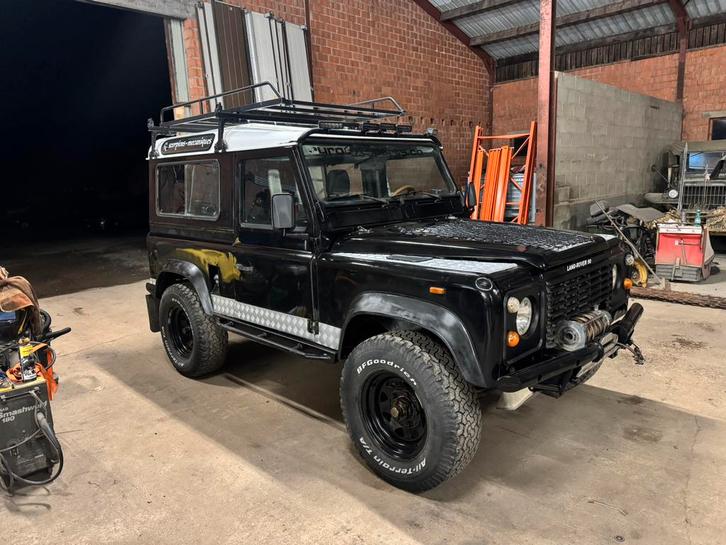 Voiture classique Defender 90 300TDI, Autos, Land Rover, Particulier, Defender, Diesel, Euro 1, 3 portes, Boîte manuelle, Noir
