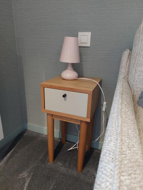 NIEUW ! Mooi nachtkastje in eik natuur, Huis en Inrichting, Slaapkamer | Nachtkastjes, Nieuw, 55 tot 70 cm, Minder dan 45 cm, Hout