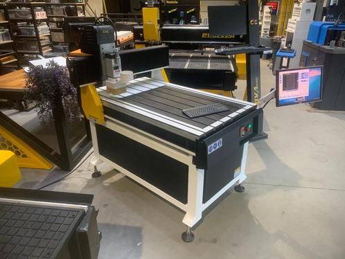 CNC freesmachine 600x900mm 2.2kw freesmotor, Zakelijke goederen, Machines en Bouw | Houtbewerking, Ophalen