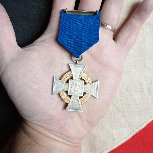 Médaille allemande Seconde Guerre mondiale pour 50 ans rare, Collections, Objets militaires | Seconde Guerre mondiale, Autres