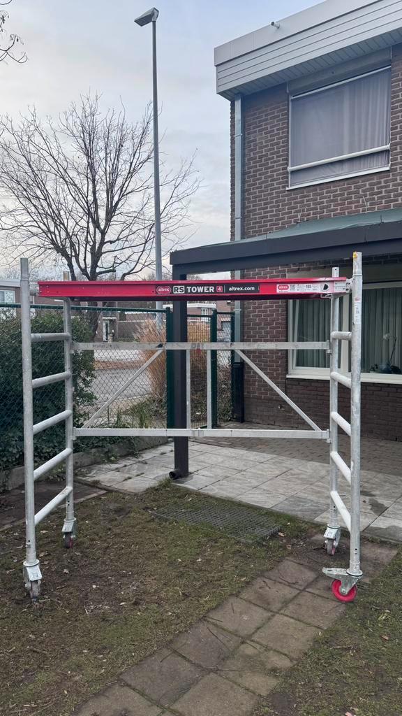 Altrex RS Tower 4 rolsteiger – professioneel platform 1,85m, Doe-het-zelf en Bouw, Steigers, Zo goed als nieuw, Ophalen