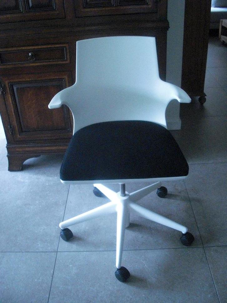 Chaise de bureau Kartell Spoon, Maison & Meubles, Chaises de bureau, Comme neuf, Chaise de bureau, Blanc, Ergonomique, Enlèvement