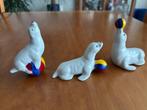 Beelden set van drie zeehonden met gekleurde bal, Ophalen of Verzenden, Gebruikt, Dier