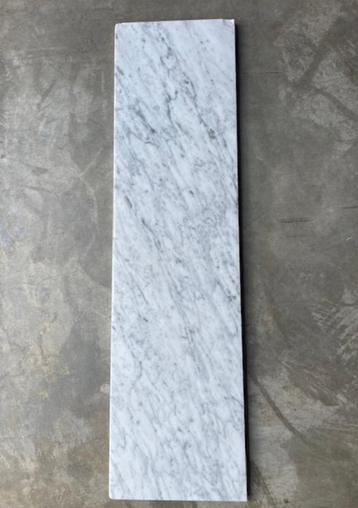 Witte marmeren plaat "CARRARA" 105X28cm beschikbaar voor biedingen