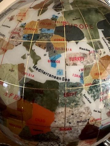 A saisir! Globe en marqueterie pierres semi-précieuses -160€, Enlèvement ou Envoi, Minéral