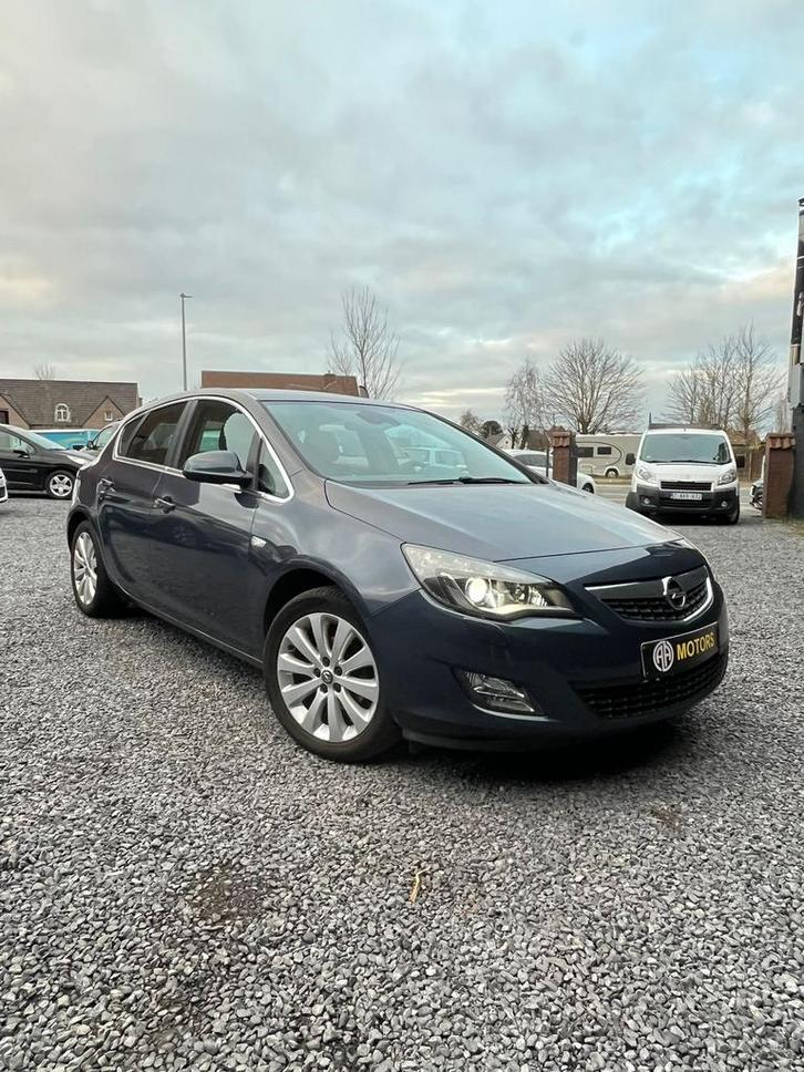 Opel Astra 1.4. Pétrole, Autos, Opel, Entreprise, Astra, ABS, Airbags, Air conditionné, Bluetooth, Avertisseur d'angle mort, Isofix