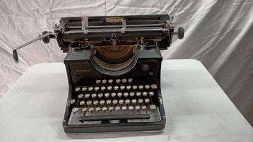 Retro Typmachine beschikbaar voor biedingen
