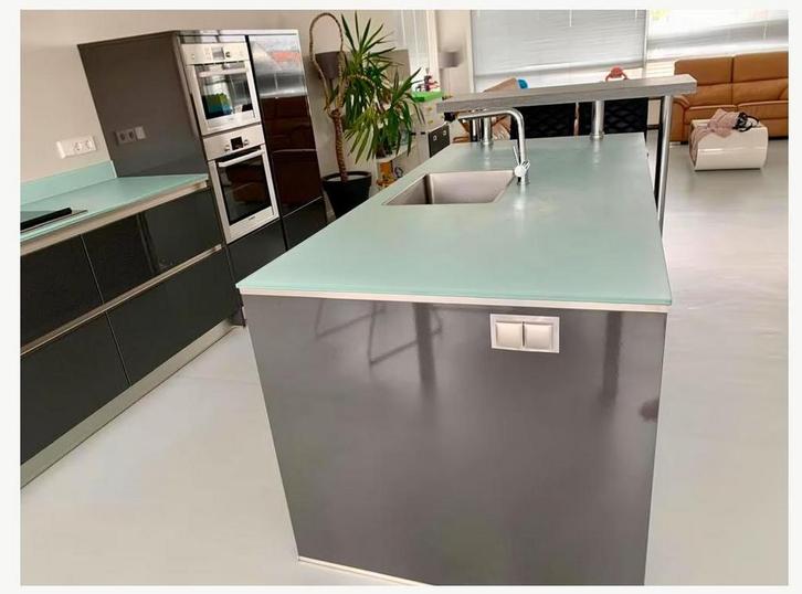 Schüller de luxe complete keuken, Huis en Inrichting, Keuken | Complete keukens, Zo goed als nieuw, Enkelwandige keuken, Zwart