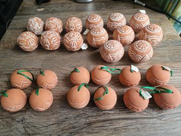 Keramieken kerstballen (unieke stuks!) beschikbaar voor biedingen