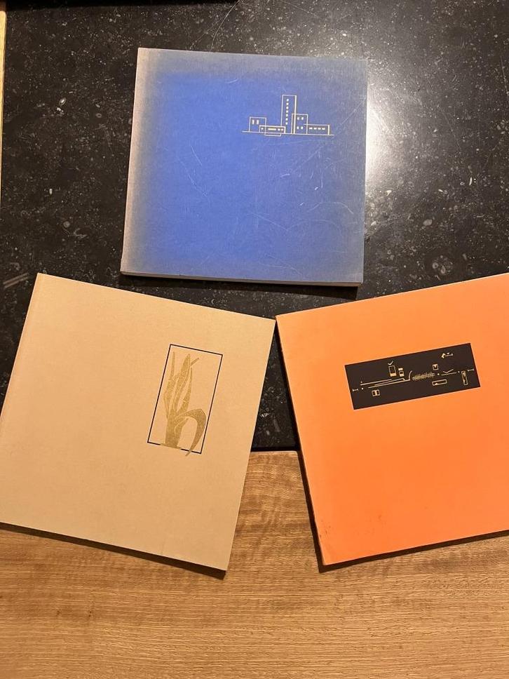 3 boekjes: Hedendaagse bouwkunst/ Schilderkunst / Beeldhouwk, Boeken, Kunst en Cultuur | Beeldend, Gelezen, Beeldhouwkunst, Ophalen of Verzenden