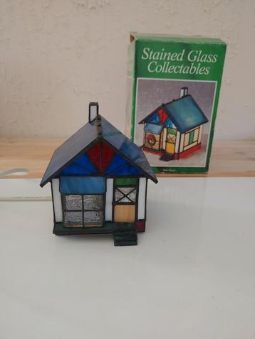Mooi glas-in-lood huis - perfecte staat beschikbaar voor biedingen