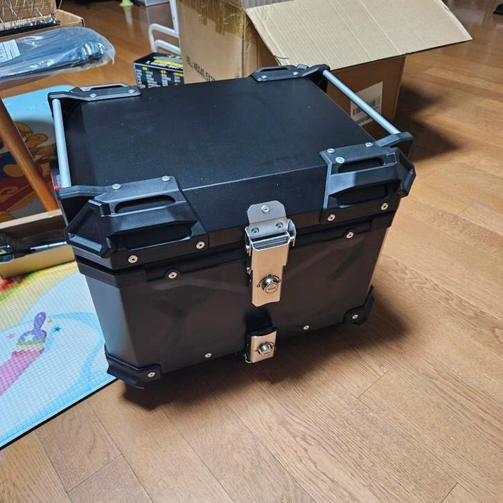 Topkoffer Moto/Scooter - versterkt aluminium 45L - Nieuw, Motoren, Accessoires | Koffers en Tassen, Zo goed als nieuw, Verzenden
