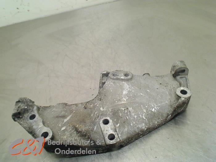 Versnellingsbak Steun van een Opel Vivaro, Auto-onderdelen, Ophanging en Onderstel, Opel, Gebruikt, 3 maanden garantie, Ophalen of Verzenden