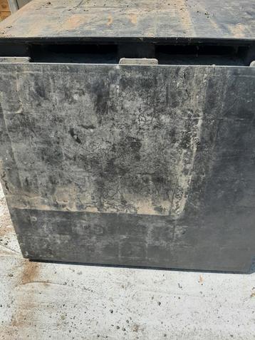 Kunststof palletten.  beschikbaar voor biedingen