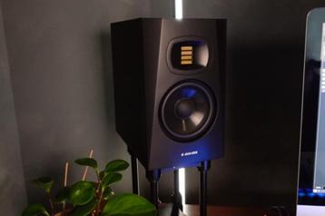 2 A'dam T5V en parfait état à vendre, Enlèvement ou Envoi, 60 à 120 watts, Comme neuf, Haut-parleur central