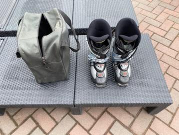 skischoenen beschikbaar voor biedingen