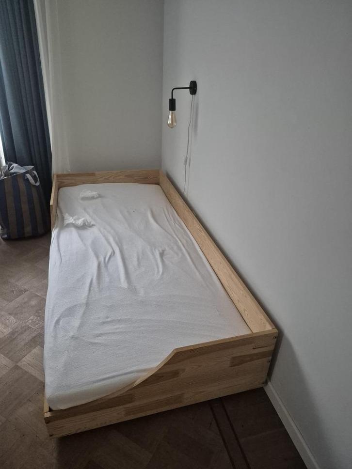 Kinderbed (montessori), Kinderen en Baby's, Kinderkamer | Bedden, Gebruikt, 180 cm of meer, 85 tot 100 cm, Lattenbodem, Matras