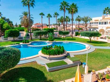 SUPERBE APPARTEMENT VUE PISCINE beschikbaar voor biedingen