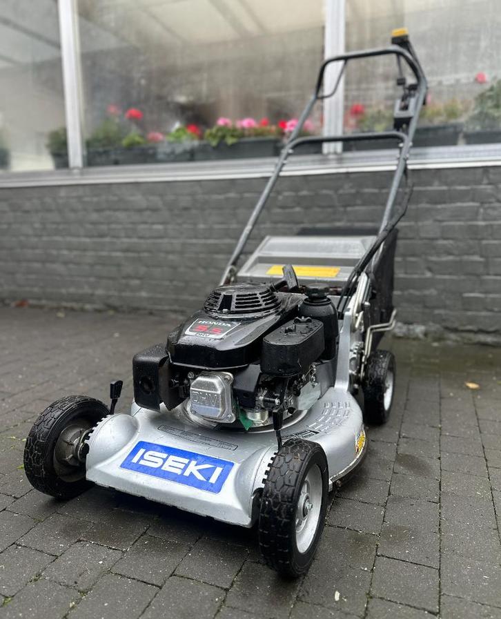 Professionele Iseki Grasmachine., Tuin en Terras, Grasmaaiers, Zo goed als nieuw, Benzine-grasmaaier, 50 cm of meer, Cirkelmaaier