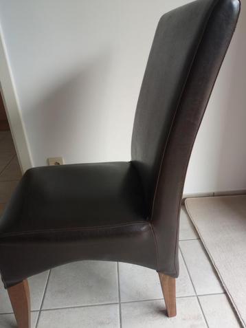 Bruine  lederen  stoelen 4stuks beschikbaar voor biedingen