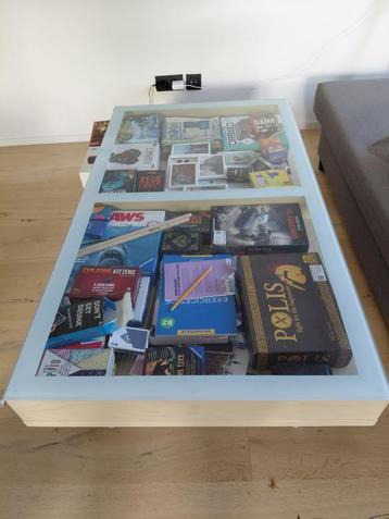 tafel beschikbaar voor biedingen