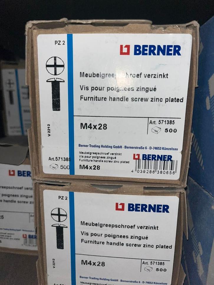 Verschillende soorten berner vijzen ankers afstandvijzen, Bricolage & Construction, Outillage | Outillage à main, Comme neuf, Enlèvement ou Envoi