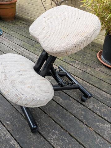 Ergonomische kniestoel  beschikbaar voor biedingen