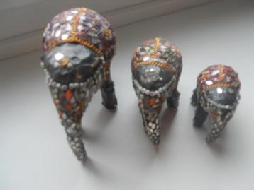3 OLIFANTJES beschikbaar voor biedingen