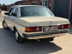 MERCEDES W123 DIESEL 240d AUTOMAAT LEDER, Auto's, Automaat, Beige, 2390 cc, Te koop