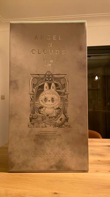 Labubu - angel in clouds beschikbaar voor biedingen