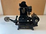 Titre : Projecteur Pathé-Baby 9,5mm –, Enlèvement, Projecteur