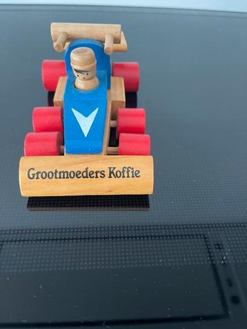 Houten race auto , Grootmoeders Koffie beschikbaar voor biedingen