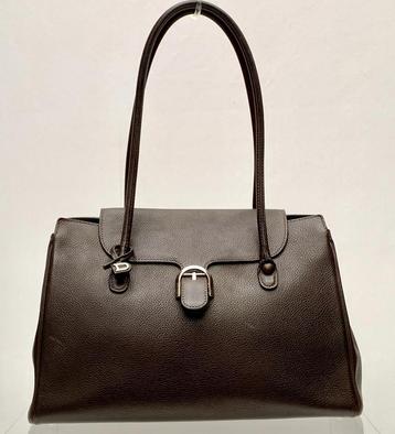 Handtas Delvaux. Meer keuze in onze winkel ook Louis Vuitton beschikbaar voor biedingen