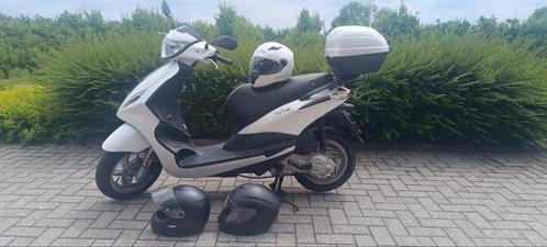 Scooter Piaggio Fly Pearl White B-klasse, Fietsen en Brommers, Scooters | Overige merken, Zo goed als nieuw, Ophalen