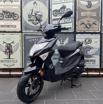 Nieuwe Neco One 12" 50cc klasse A-scooter