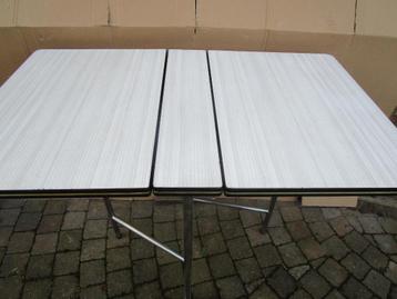 formica plooitafel, Enlèvement