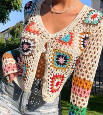 Nieuw gehaakt vest beige maat 40 L Voorkant met bonte bloeme beschikbaar voor biedingen