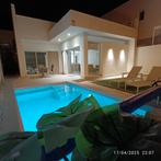 Luxe Villa te huur costa 3 slaapkamers met privé zwembad