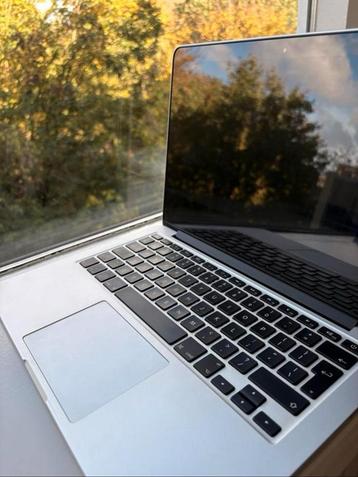 Macbook pro 13 inch retina 2015 azerty beschikbaar voor biedingen